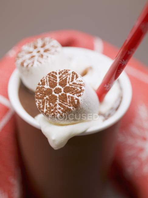 Chocolat chaud aux guimauves — Photo de stock