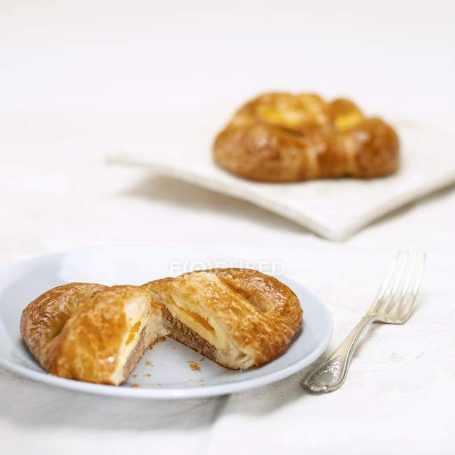 Croissant filled with egg — Stock Photo