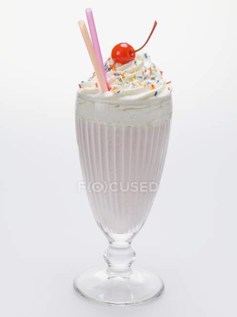 Солодкий молочний коктейль з вершками — стокове фото