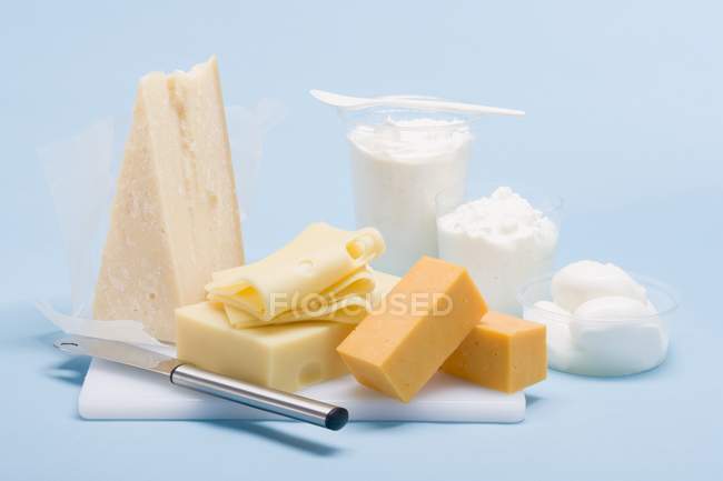 Nature morte au fromage à pâte dure — Photo de stock