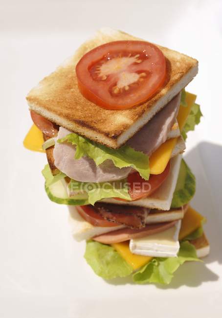 Tower of toast and lettuce — Stock Photo