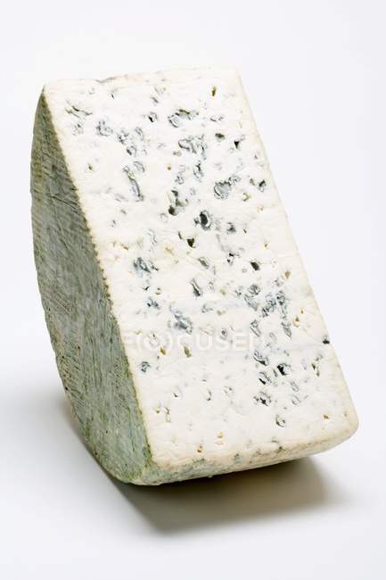 Шматок синього сиру — стокове фото