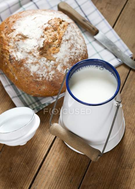 Fresh loaf of bread — Stock Photo