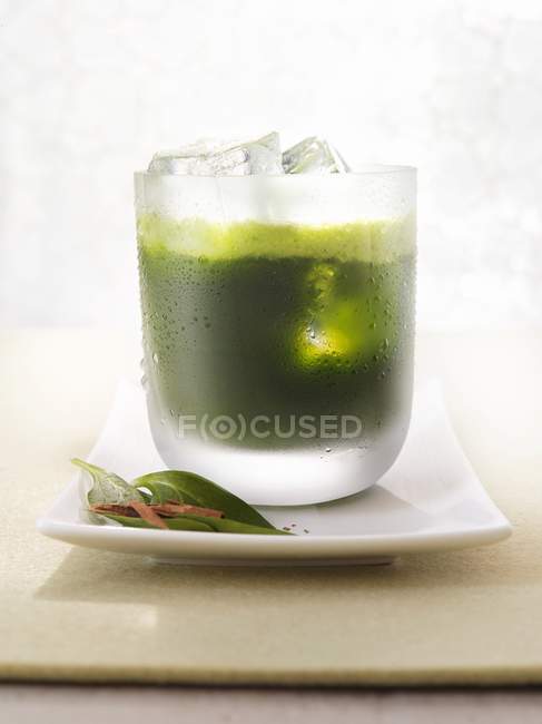 Spinach and melon juice — Stock Photo
