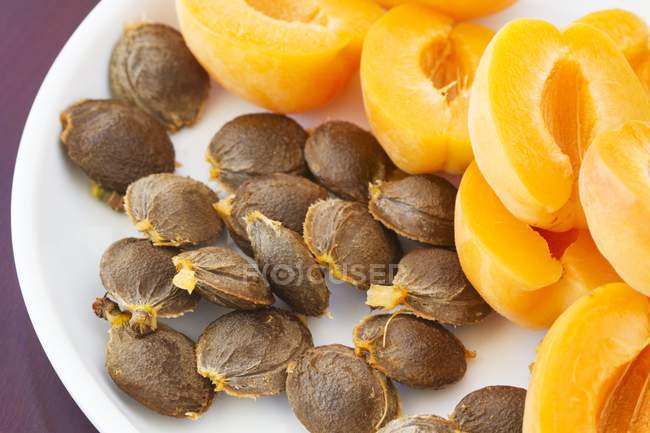 Fresh Pitted Apricots — Stock Photo
