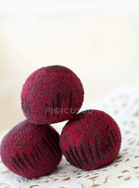 Trois truffes au chocolat — Photo de stock