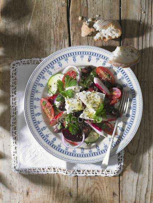 Beetroot salad with radishes and feta — Stock Photo