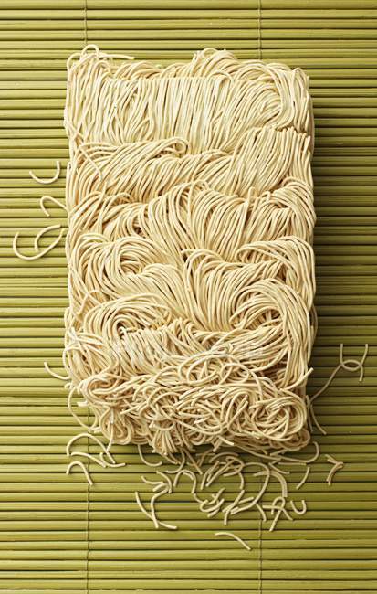 Block of Chinese egg noodles — Stock Photo