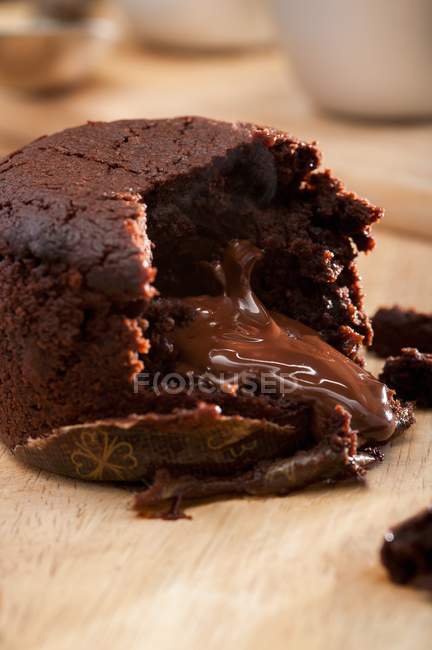 Chocolate derretendo pudim médio — Fotografia de Stock