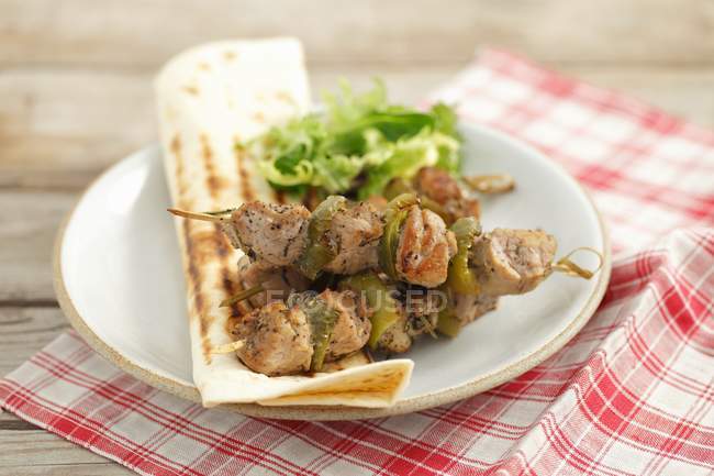 Kebabs au porc et au poivre — Photo de stock