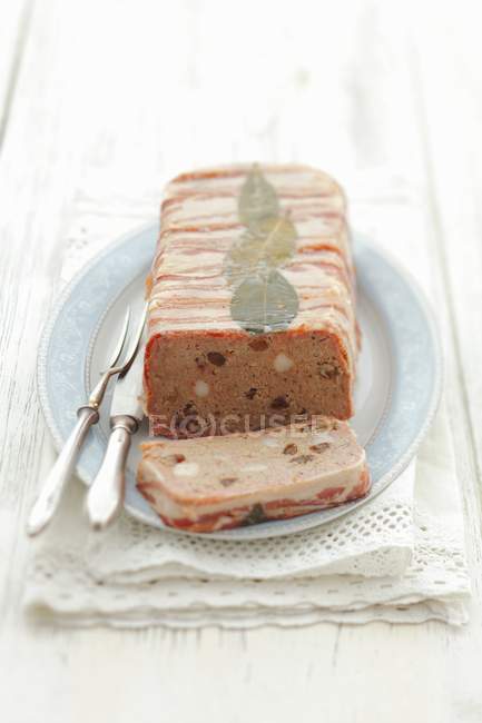 Meatloaf with raisins and bacon — Stock Photo