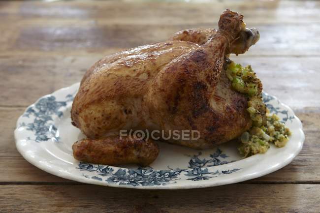 Pollo ripieno di erbe — Foto stock