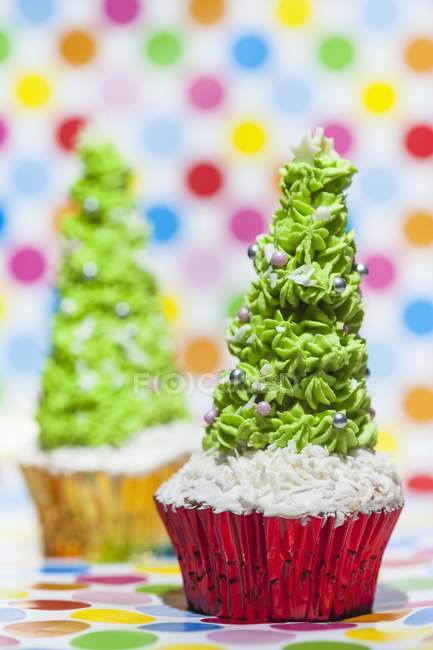 Christmas tree cupcakes — Stock Photo