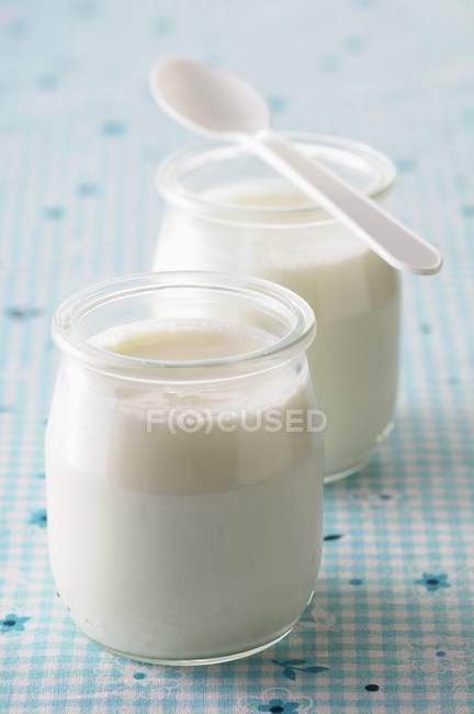 Two jars of yoghurt — Stock Photo
