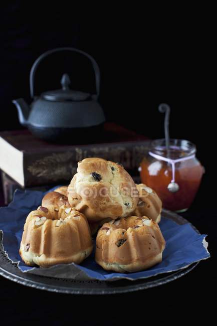 Чайные пироги с баночкой — стоковое фото