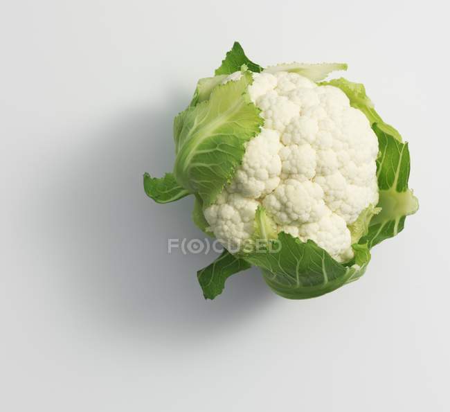 Coliflor blanca fresca - foto de stock