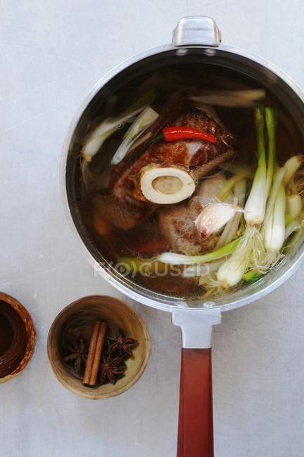 Soup with spring onions — Stock Photo