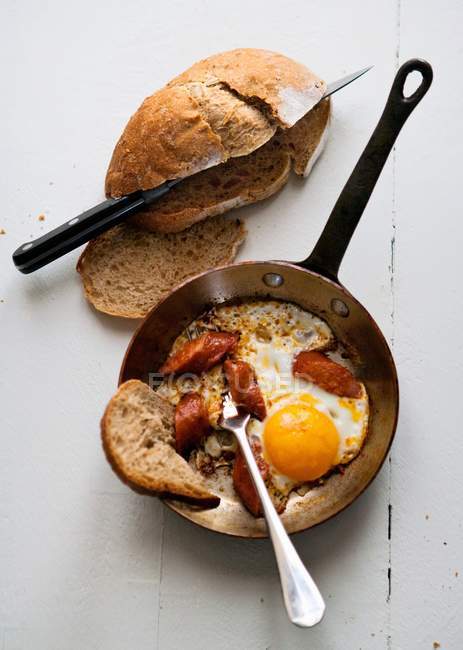 Fried egg with sausage — Stock Photo