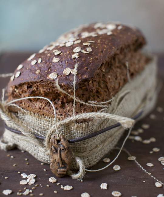 Pão de grão inteiro — Fotografia de Stock