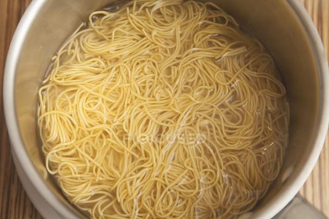 Gekochte Spaghetti im Topf — Stockfoto