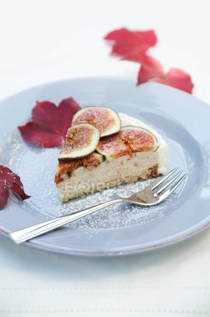 Slice of fig and ricotta — Stock Photo