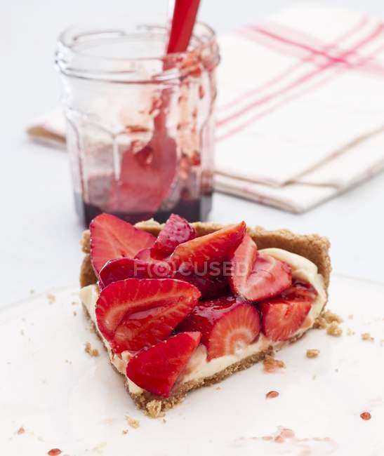 Strawberry tart with Lemon Curd — Stock Photo