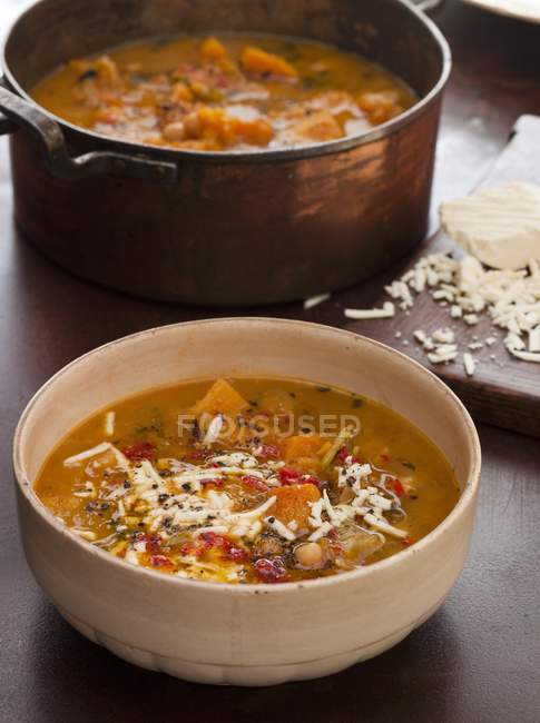 Sweet and spicy squash and chickpea soup — Stock Photo