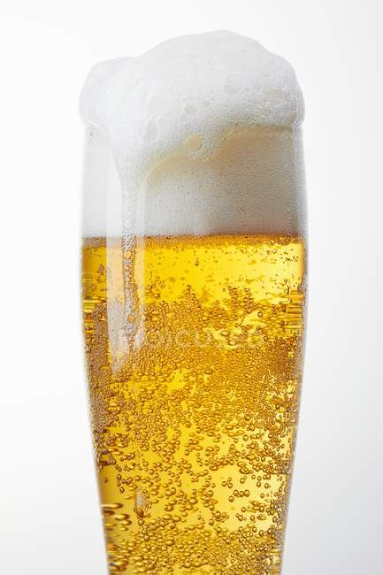 Vaso de cerveza ligera - foto de stock