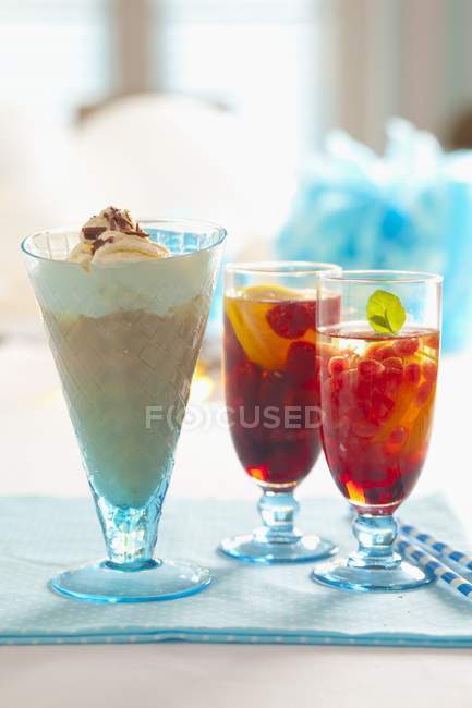 Assorted summer drinks — Stock Photo