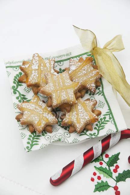 Печенье в форме звезды с кардамоном — стоковое фото