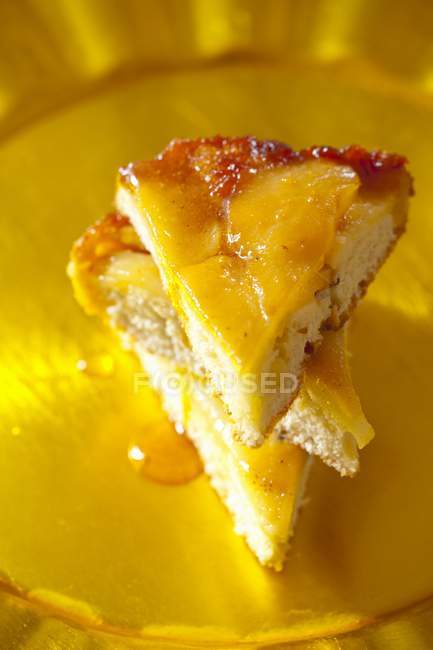 Tranches de gâteau aux poires — Photo de stock