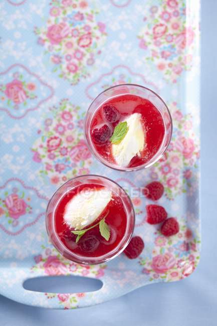 Raspberry jelly in glasses — Stock Photo