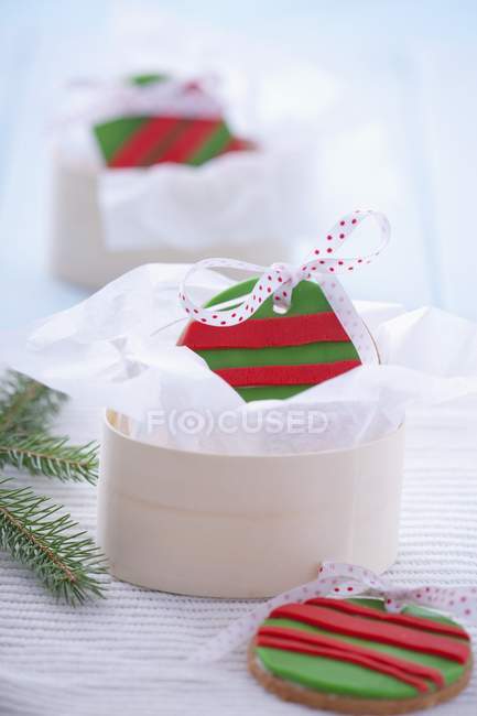 Lebkuchen-Weihnachtskugel — Stockfoto