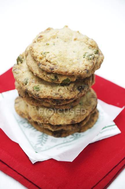 Biscuits aux pistaches empilés — Photo de stock
