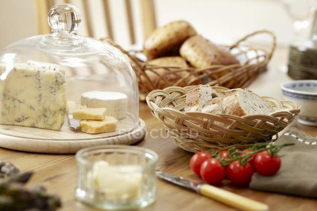 Light meal of cheese — Stock Photo