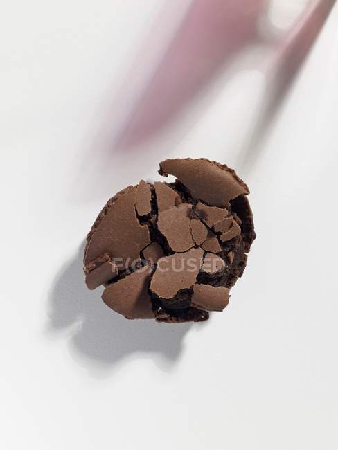 Macaroon de chocolate esmagado — Fotografia de Stock