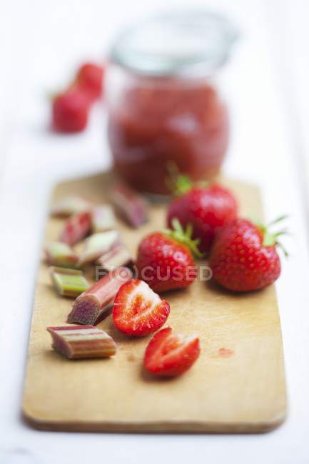 Strawberries with sliced rhubarb — Stock Photo