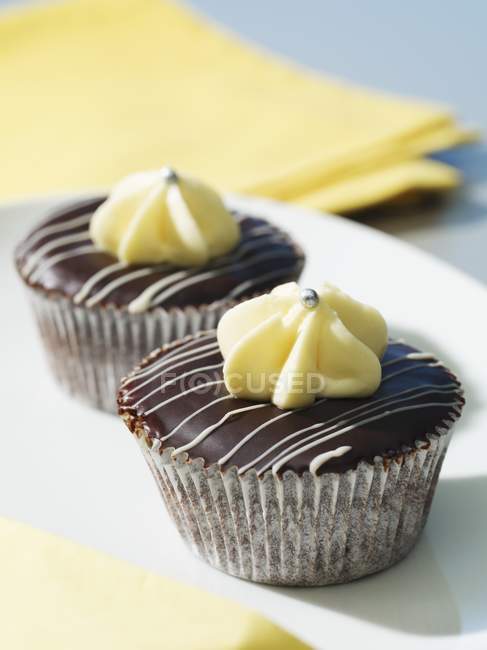 Cupcakes mit dunkler Schokolade — Stockfoto