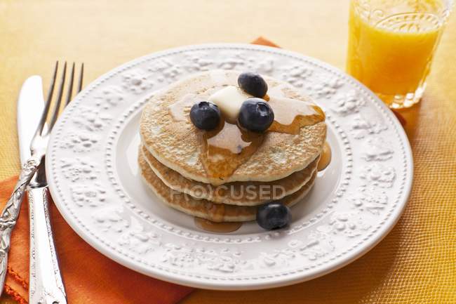 Stack of Three Blueberry Bancakes — стоковое фото