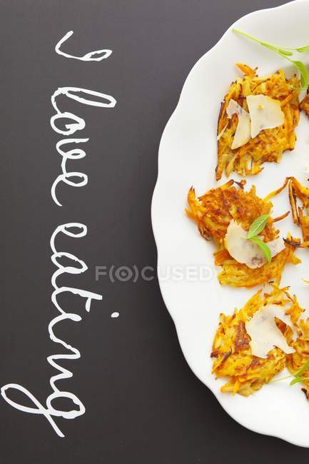 Carrot fritters with cheddar — Stock Photo