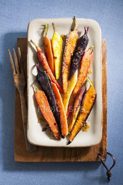 Zanahorias asadas con jengibre - foto de stock
