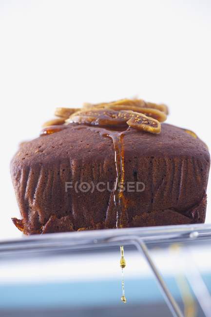 Cake with figs and honey — Stock Photo