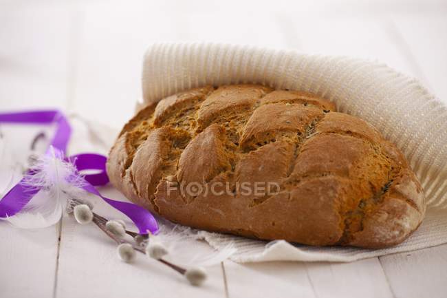 Pão escuro caseiro — Fotografia de Stock