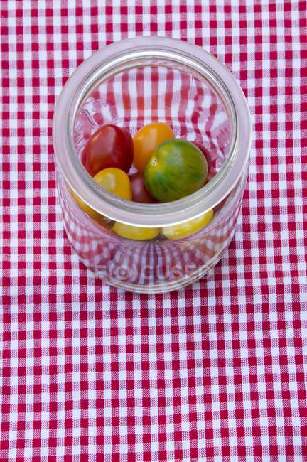 Tomates coloridos de relíquia fresca — Fotografia de Stock