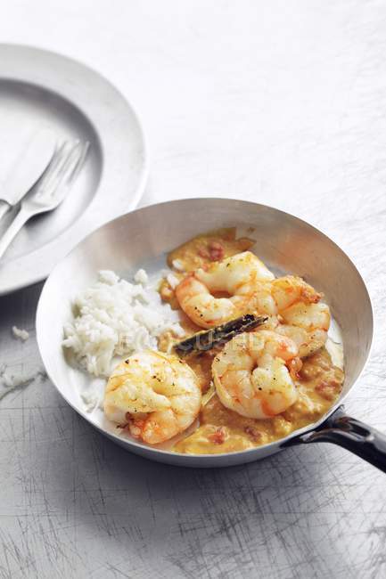 Prawn curry with coconut and rice — Stock Photo