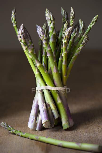 Fresh asparagus spears — Stock Photo