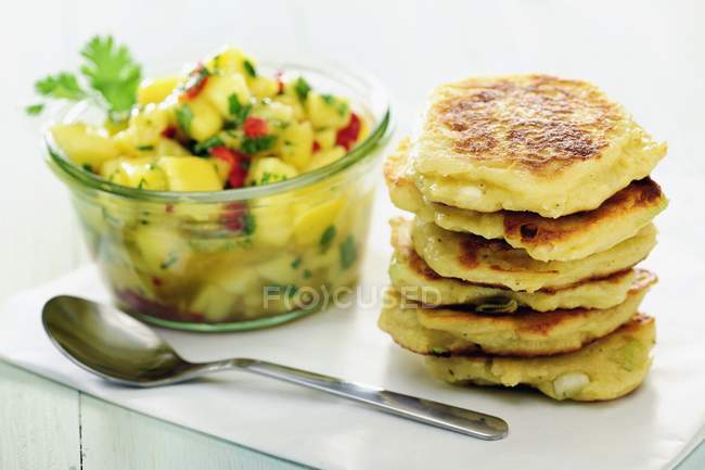 Quark and spring onion pancakes — Stock Photo