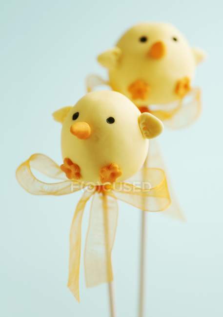 Easter chick cake pops — Stock Photo