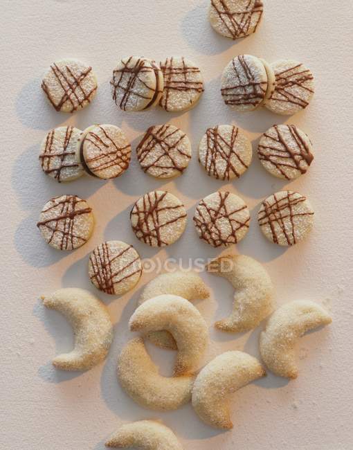 Cresent-shaped vanilla biscuits — Stock Photo