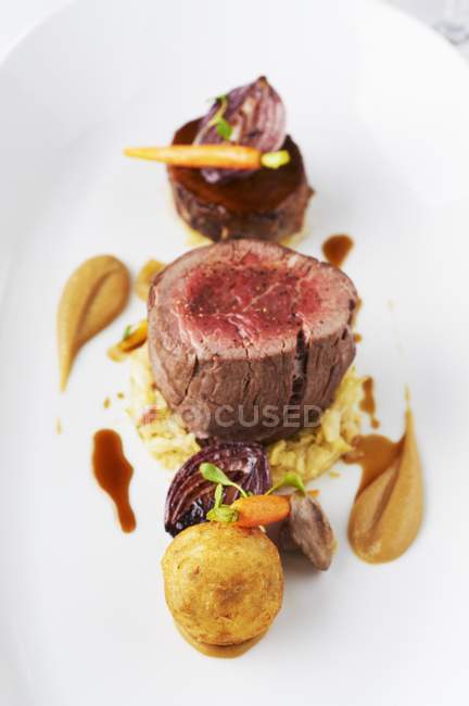 Beef fillet with vegetable — Stock Photo